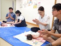 ベビーマッサージ